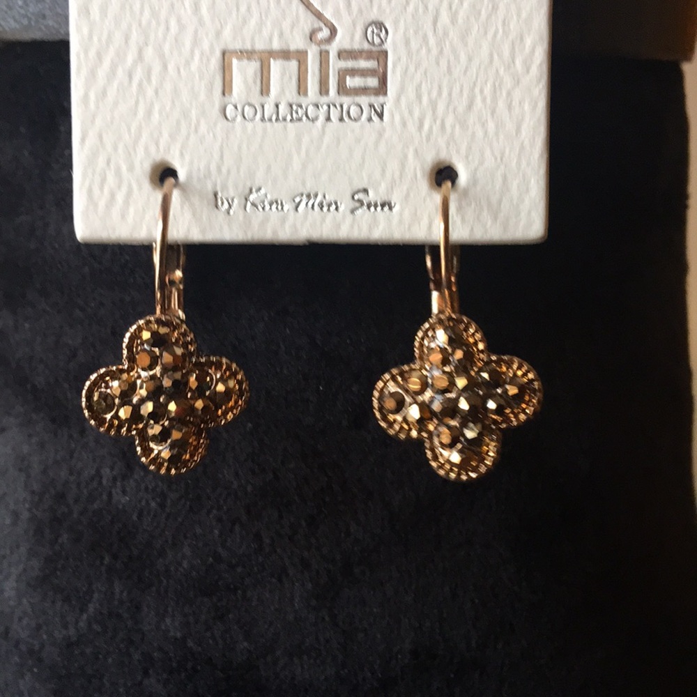 NWT Mia Collection Clover Earrings 3/$15 Thinking Holidays🎁🎁 Great Gifts🎁🎁